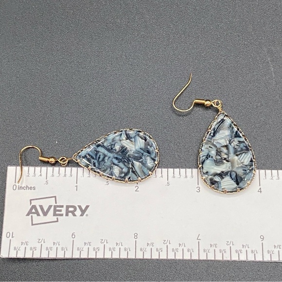 Marbled Lucite Teardrop Pierced Earrings - Picture 3 of 9